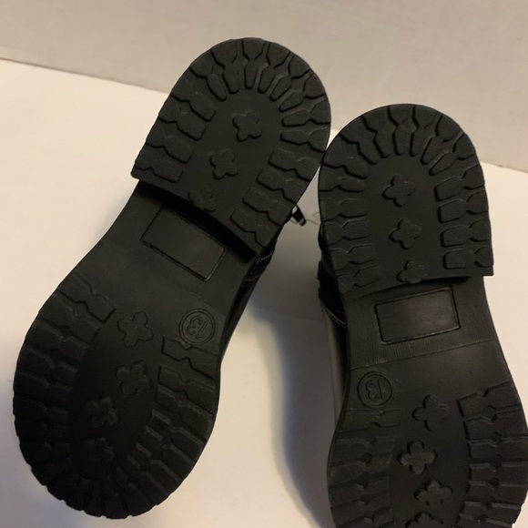 Cat & Jack girls Alessandra Black Boots - Picture 5 of 6